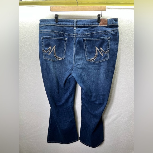 Maurices Bootcut Jeans Womens 22W Short Plus size Blue Denim Stretch Comfy 2364 - Picture 8 of 10